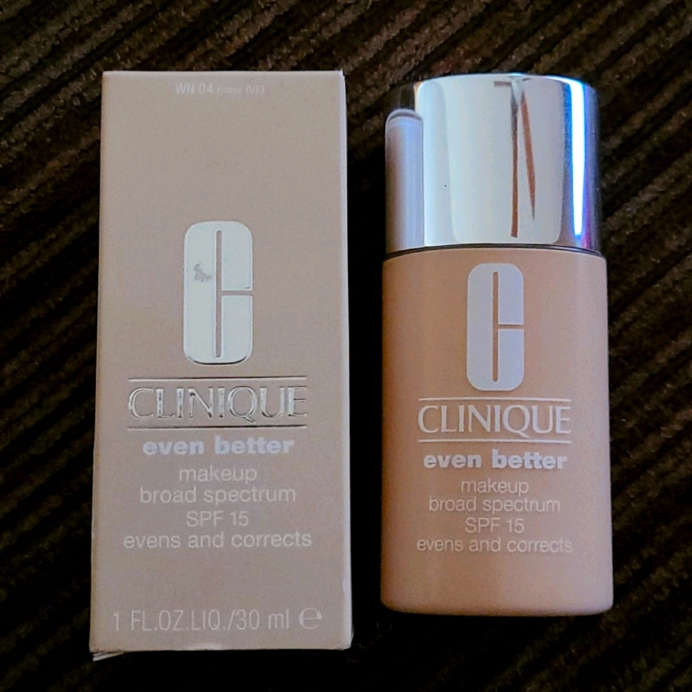 Foundation Shade WN04, NWOT & Full, Never used.